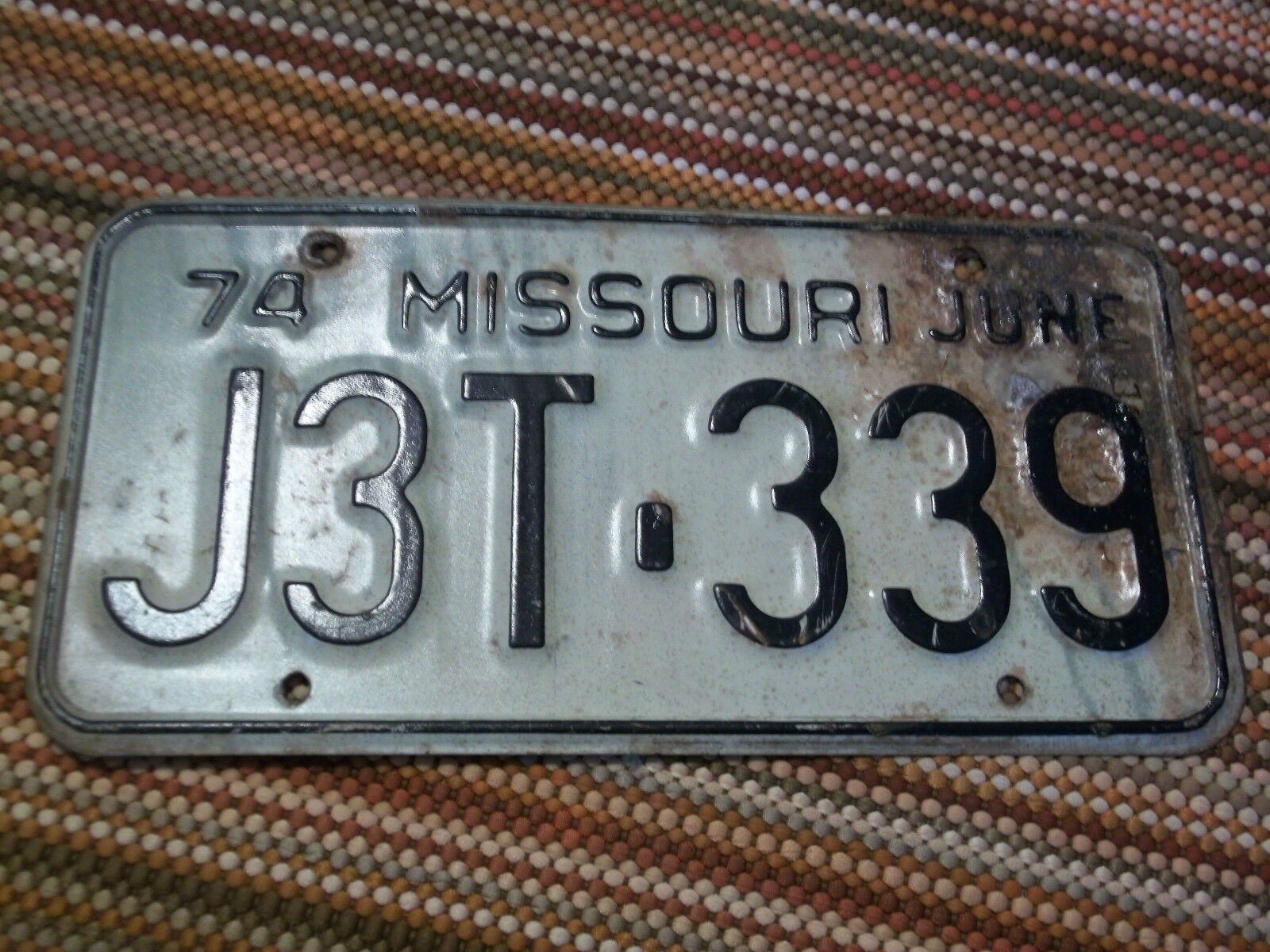 J3T 339 JUNE 1974 Missouri License Plate only one 