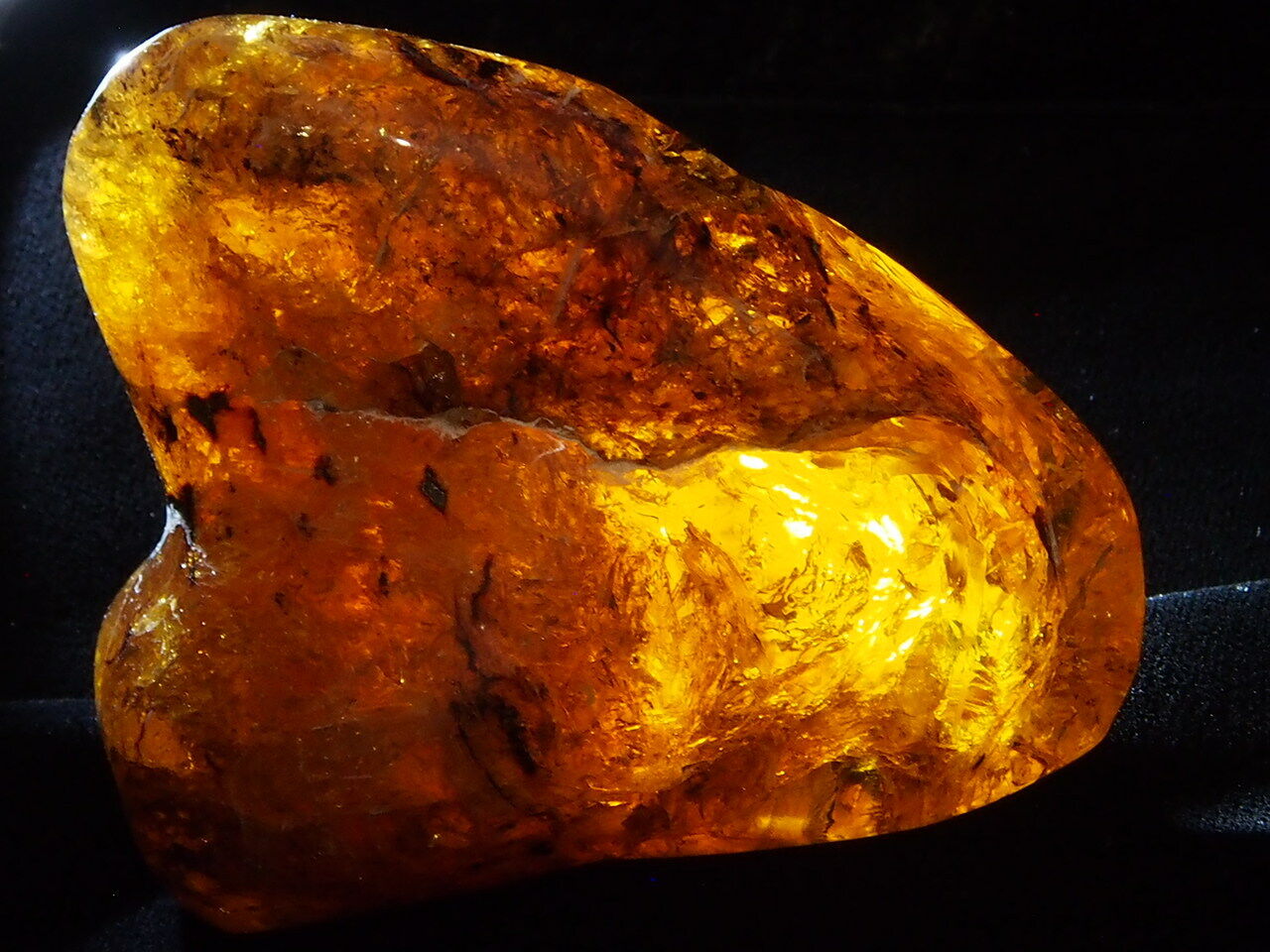Fully Polished Mexican Amber 126.3 g