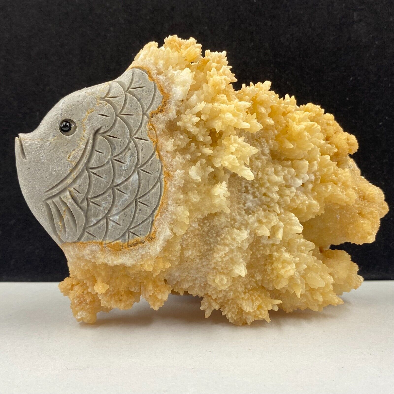 510g Natural quartz crystal cluster mineral specimen, hand-carved the fish gift