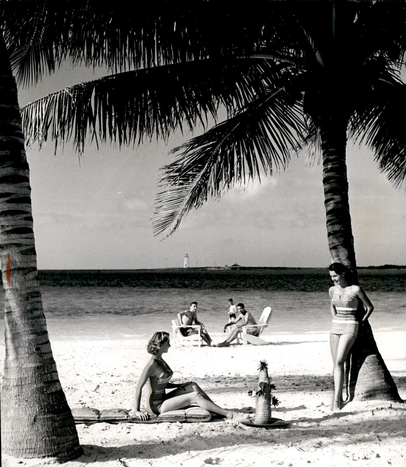 LG48 1956 Original Photo BAHAMAS TROPICAL ISLAND BEACH SWIMSUIT BEAUTY MODELS