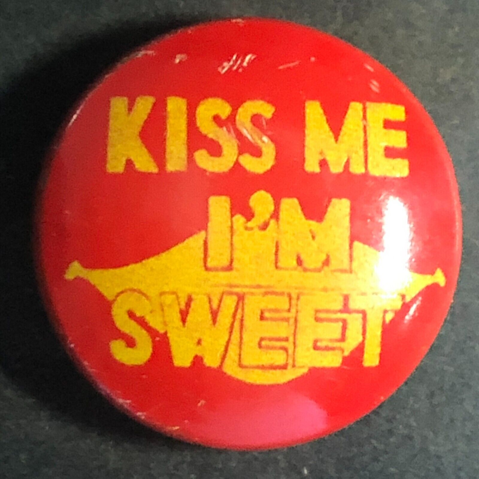 Kiss Me I\'m Sweet Celluloid Steel Pinback Button Gold Color Text Art c1930\'s-40s