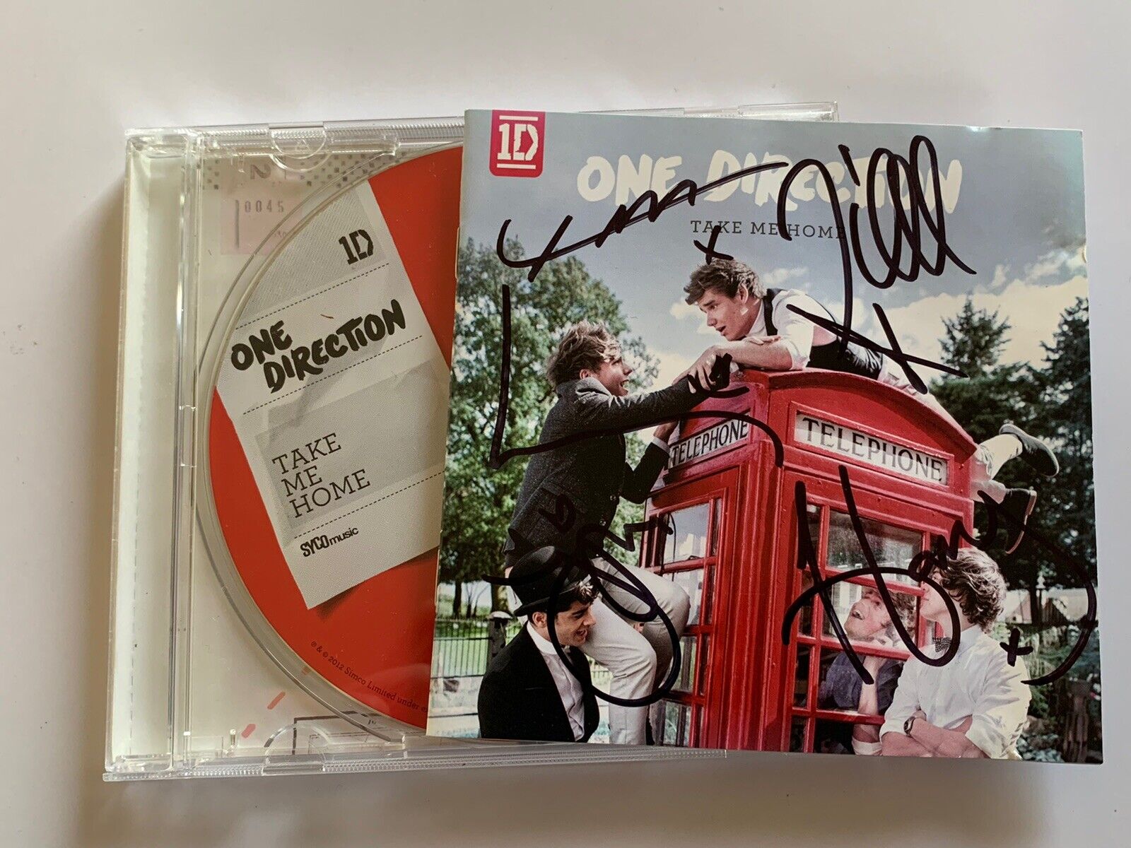 One Direction Take Me Home ( Signed Autographed ) Original 2012 CD Album All 5