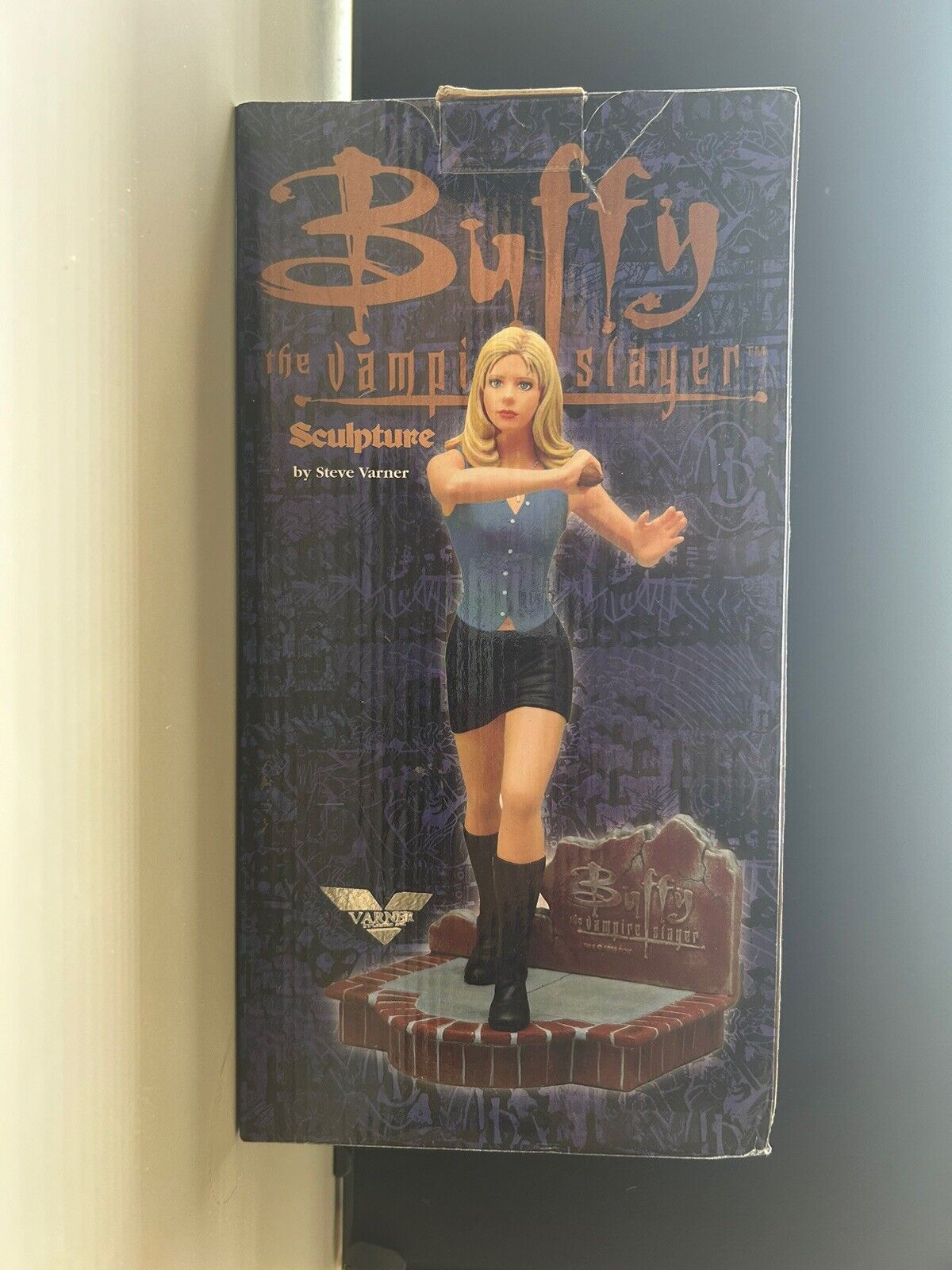 Buffy the Vampire Slayer 2000 Varner Studios Sculpture, Original Box, PERFECT