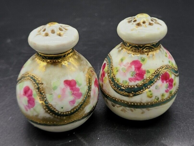 Nippon Hand Painted Gilded Small Porcelain Round Salt & Pepper Shakers