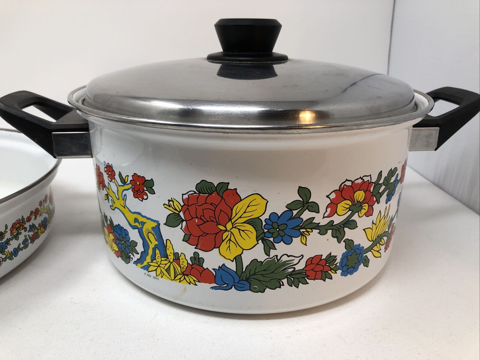 Vintage 5 QT Floral Enamel Stock Pot Dutch Oven & Matching Lid