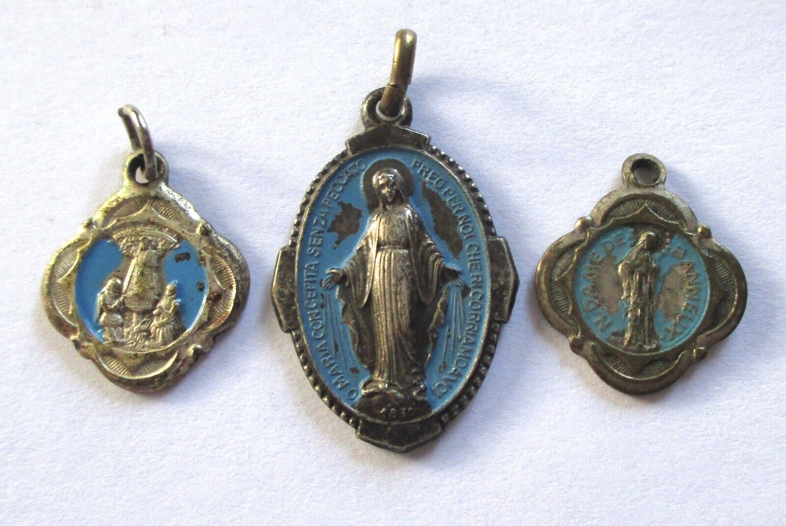 LOT 3 VINTAGE ANTIQUE ITALY RELIGIOUS MEDALS MIRACULOUS MEDAL SILVER BRASS