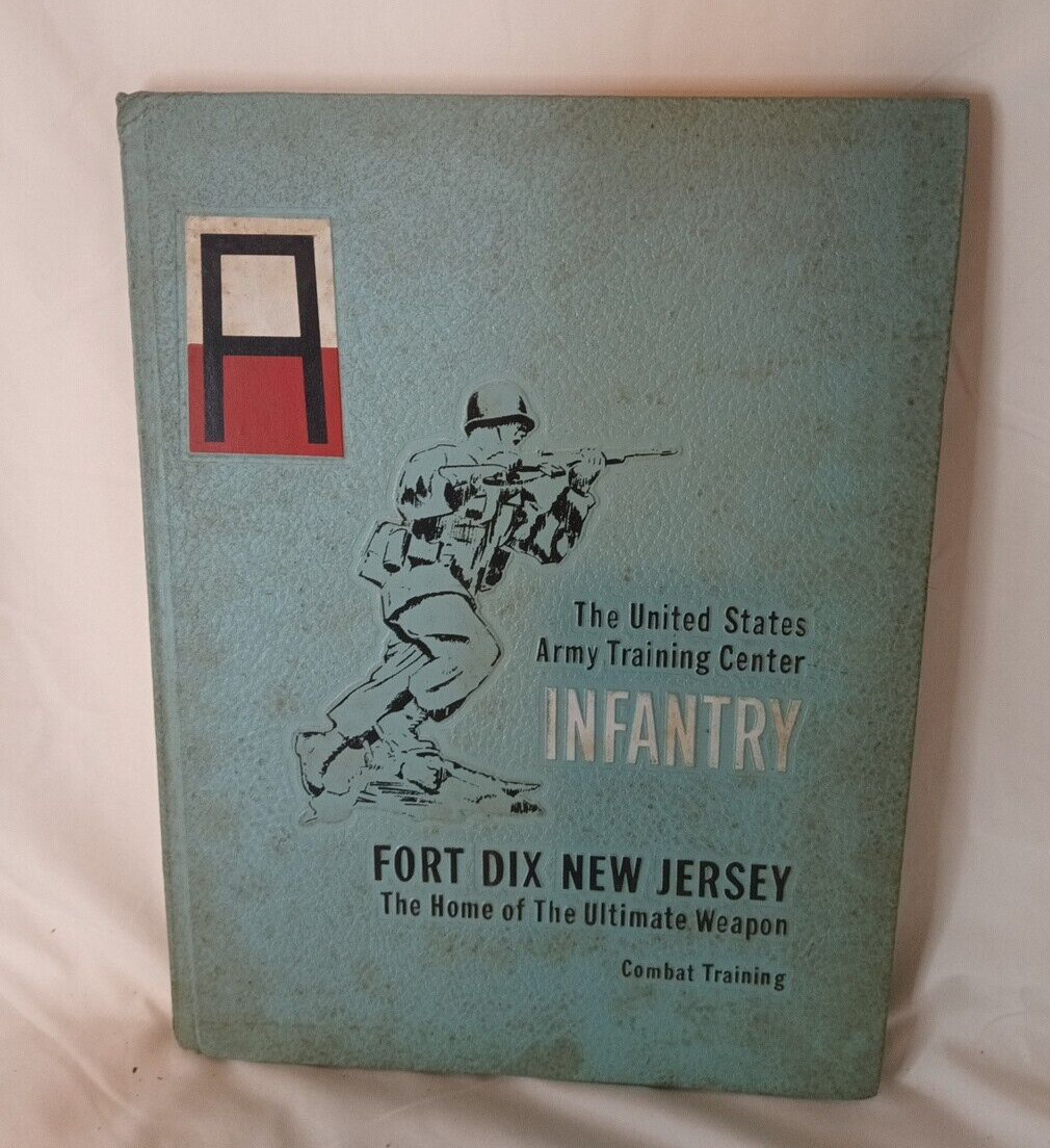 THE US ARMY TRAINING CENTER INFANTRY FORT DIX NEW JERSEY COMBAT TRAINING HC 1968