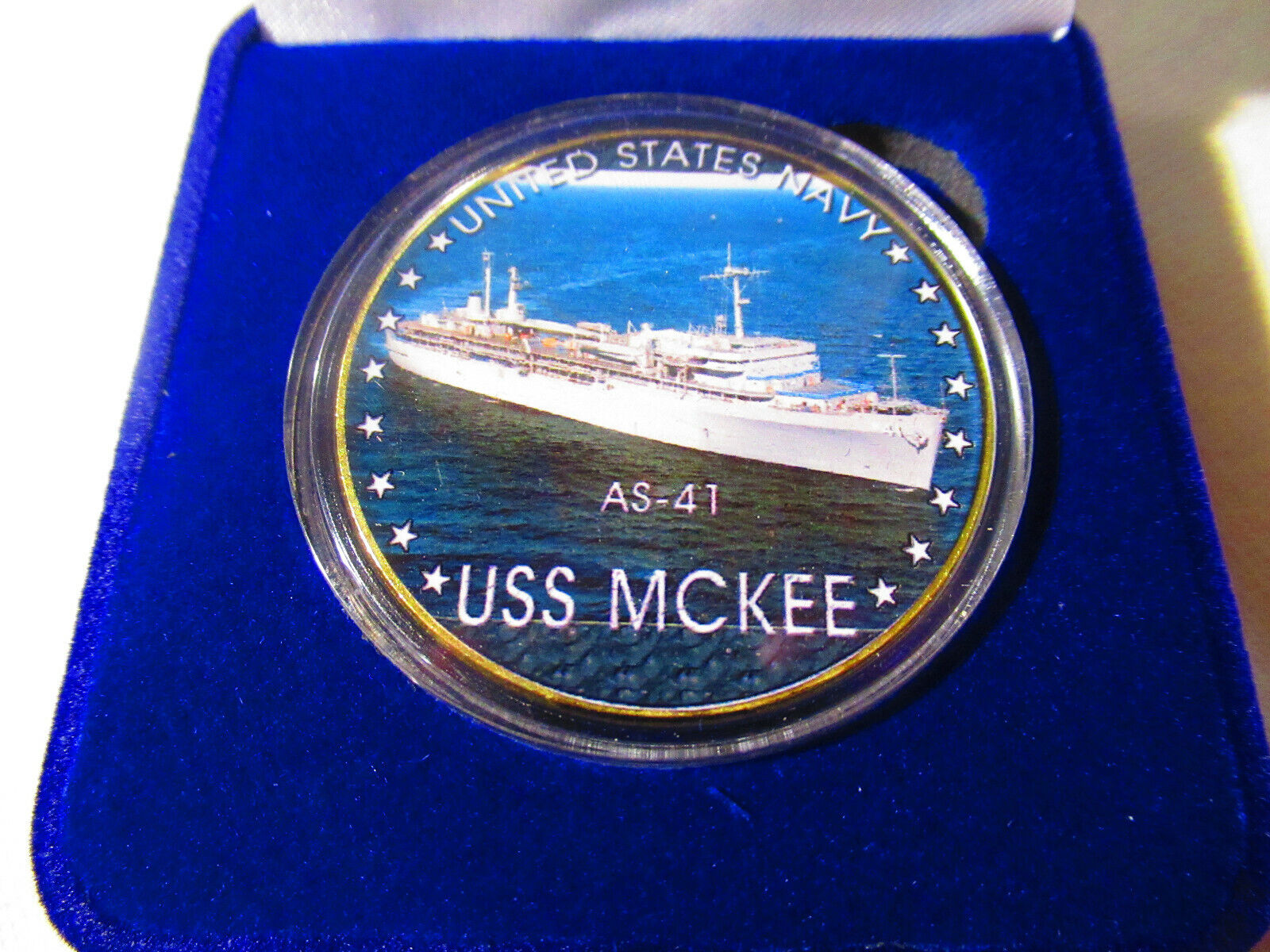 US NAVY - USS MCKEE / AS-41 Challenge Coin w/ Presentation Box