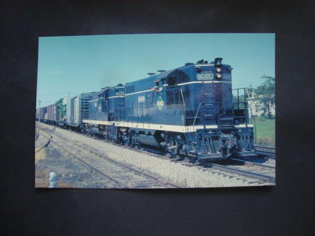Railfans2 *336) Two Illinois Central Railroad \