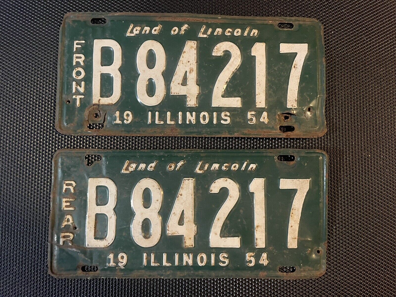 ILLINOIS PAIR OF TRUCK LICENSE PLATES 1954 B 84217 FRONT REAR