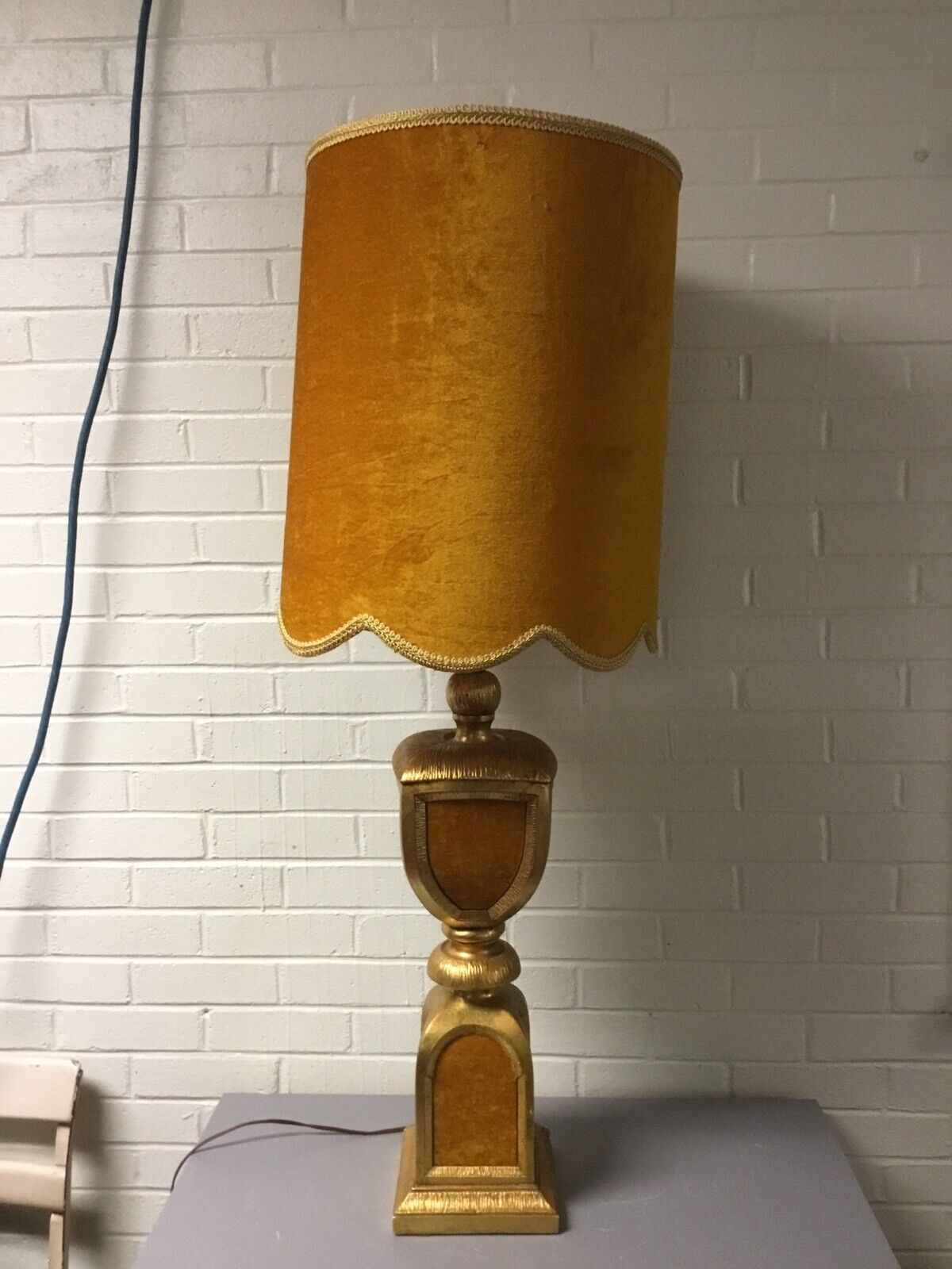 VTG HOLLYWOOD REGENCY MCM GOLD YELLOW VELVET LARGE TABLE LAMP 45” TALL BEAUTY