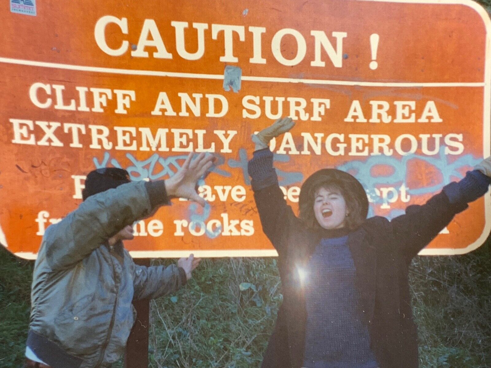 (AtF) FOUND Photograph Funny Guy Pushing Girl Off Cliff Caution Dangerous Sign 