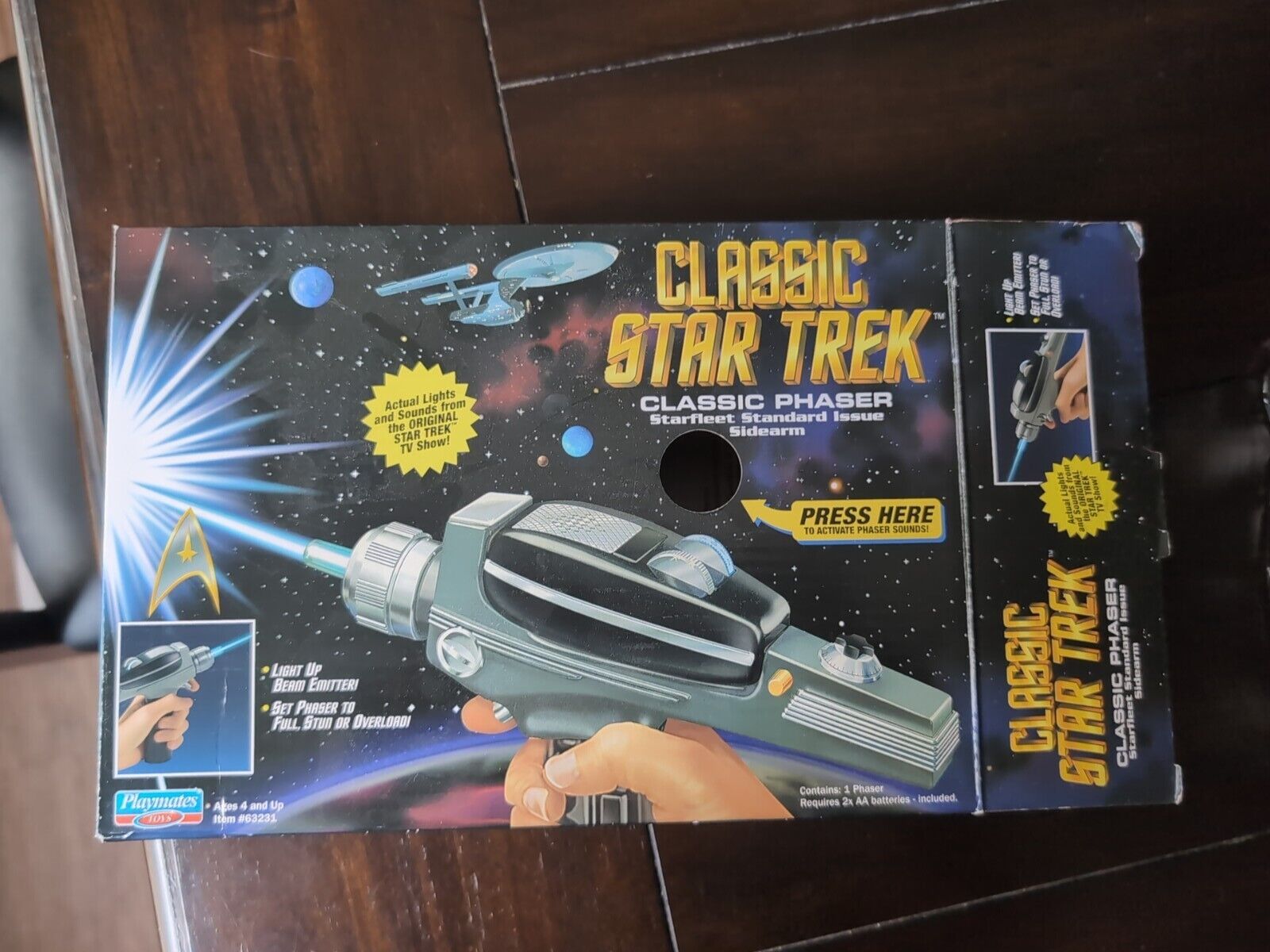 Playmates Classic Star Trek Classic Phaser Starfleet Standard Issue Sidearm NEW