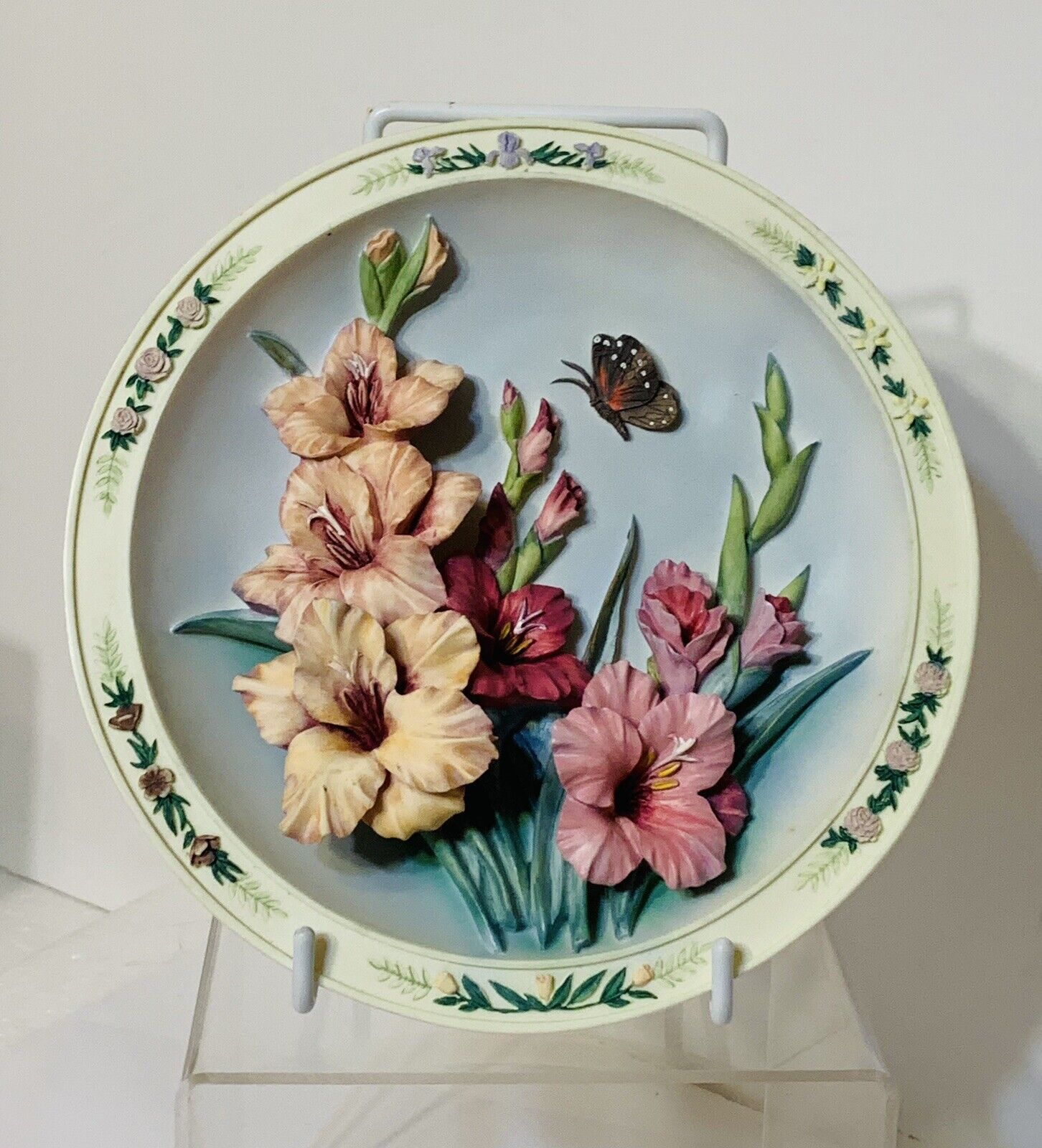 Lena Lius The Gladiola Garden Of Beautiful Gardens 3D Plate No Box