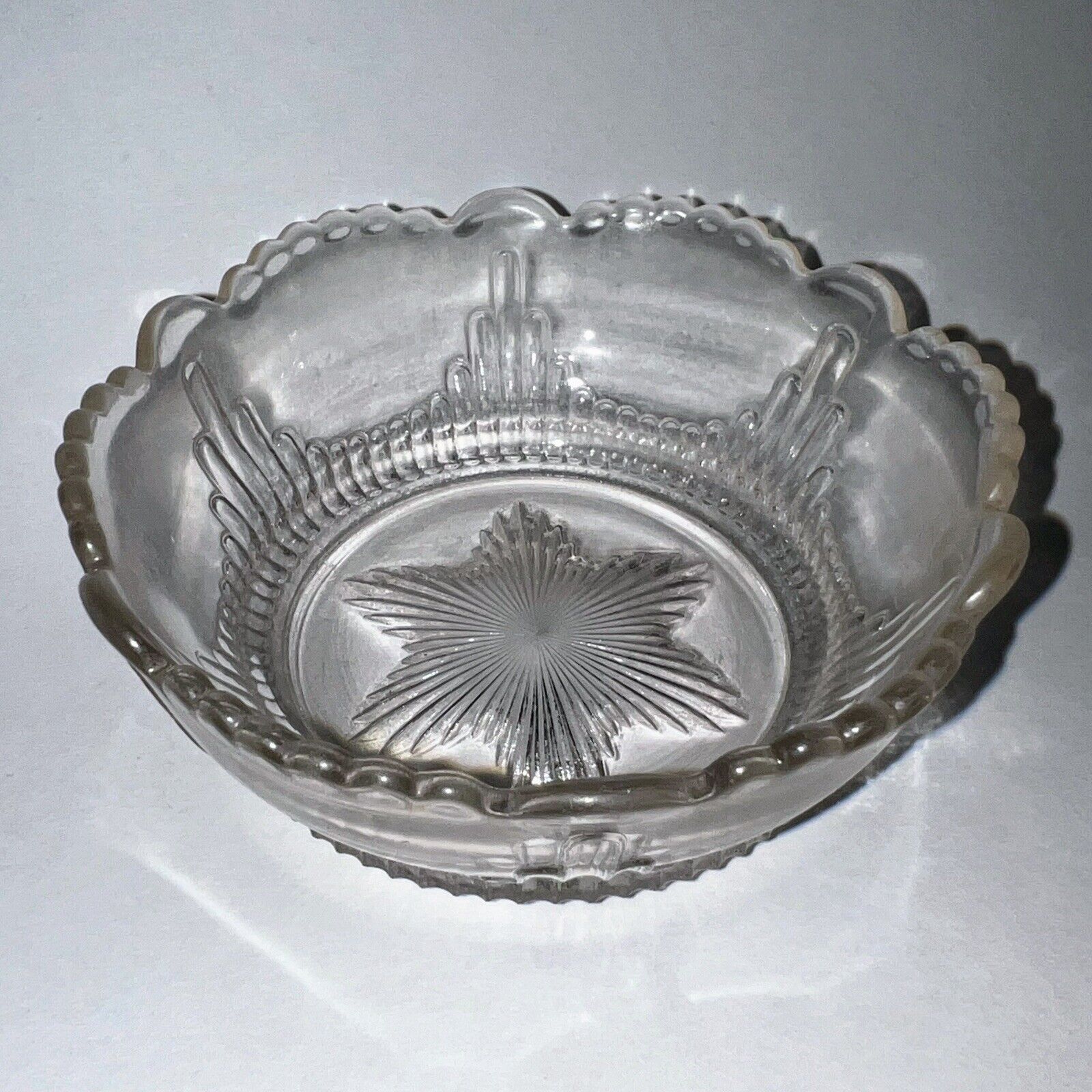 Jefferson Glass Ribbed Draped Dish 4.5in