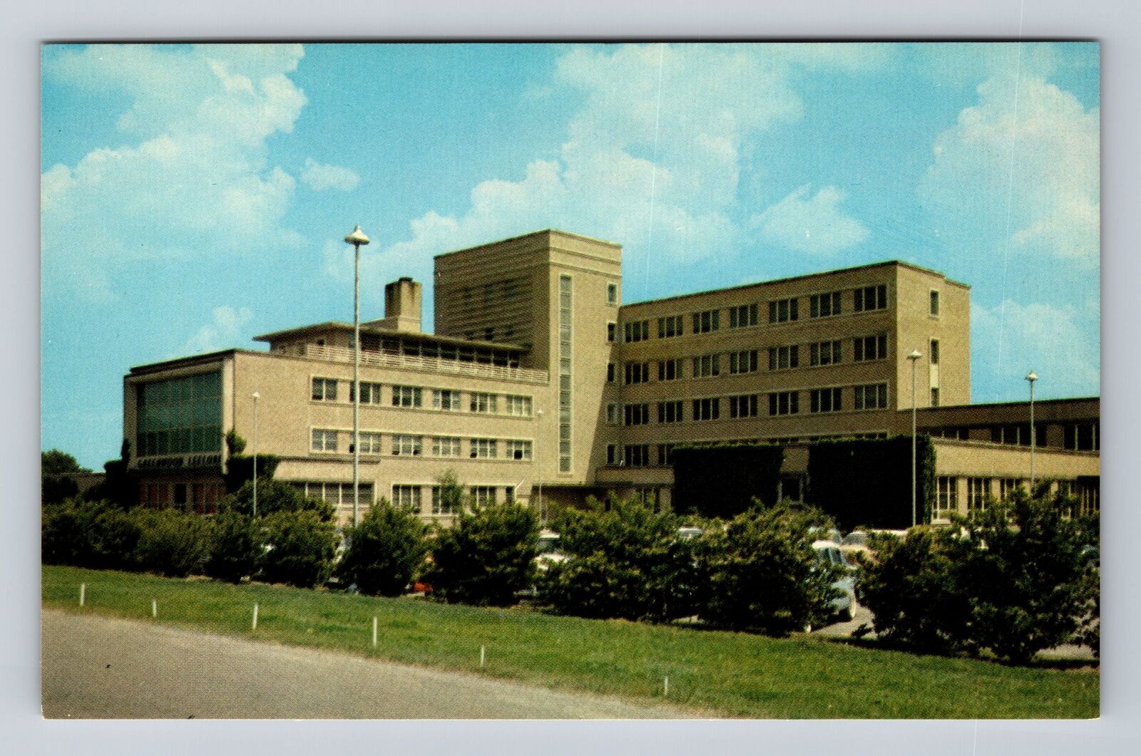 Greenwood MS-Mississippi, Greenwood Leflore Hospital, Antique Vintage Postcard