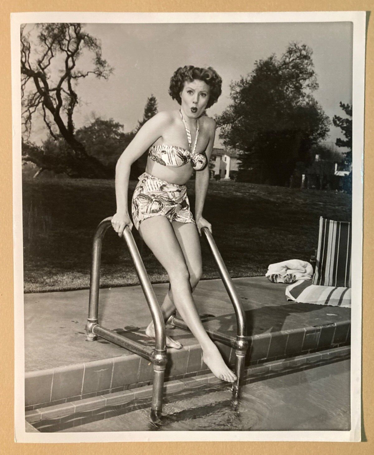 Barefoot leg art swimsuit pinup photo Rhonda Fleming poolside fun 1940’s