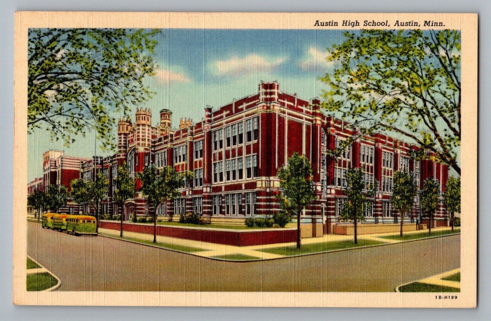 Austin Minnesota MN High School Bus Street Scene Curt Teich Linen Postcard 1941