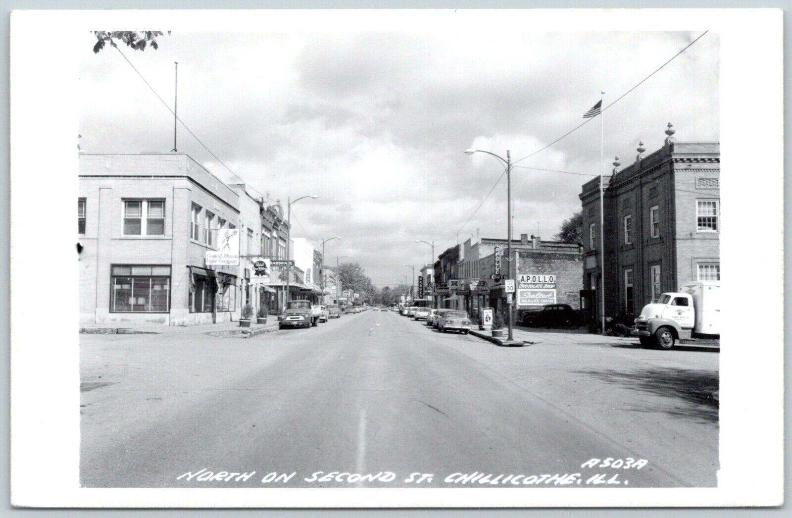 Postcard RPPC Chillicothe IL North On Second St Pabst Apollo Cafe Cars 1950s R49