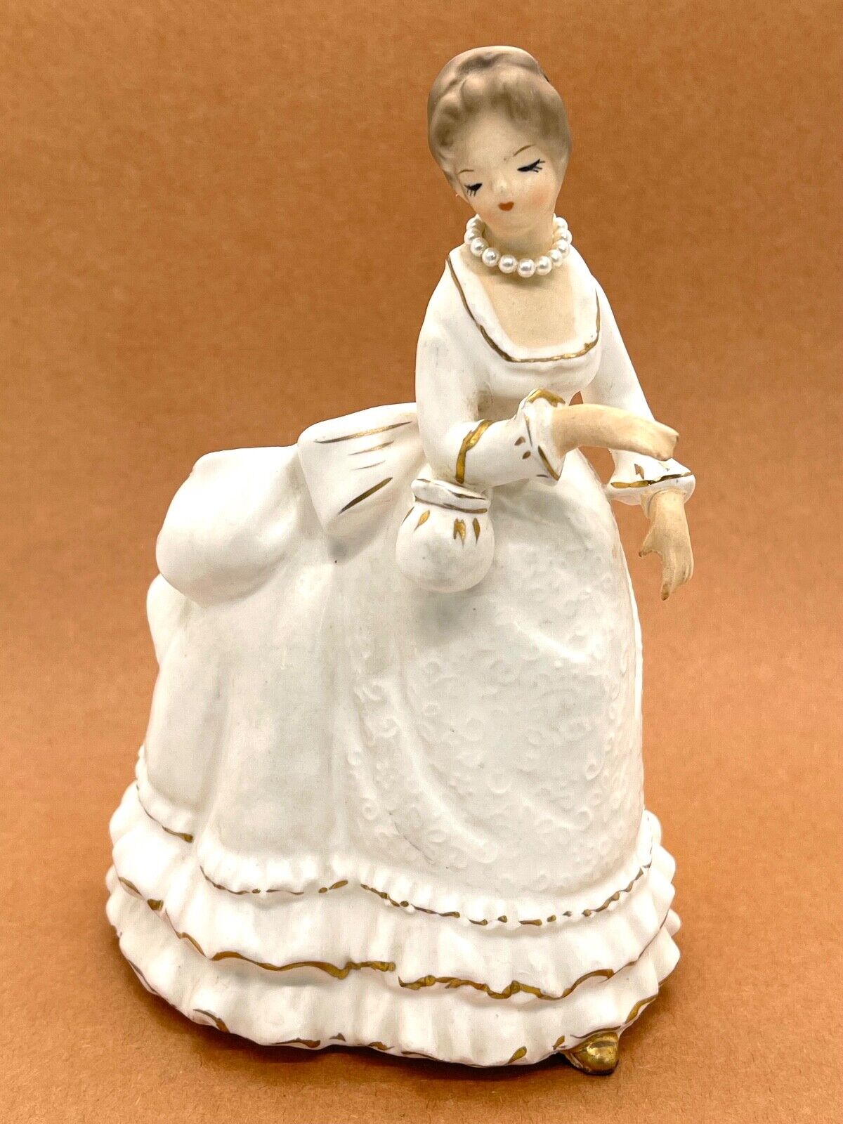Napco Ware Vintage Figural Lady Planter Vase C5941 Creamy White w Gold Trim 6\