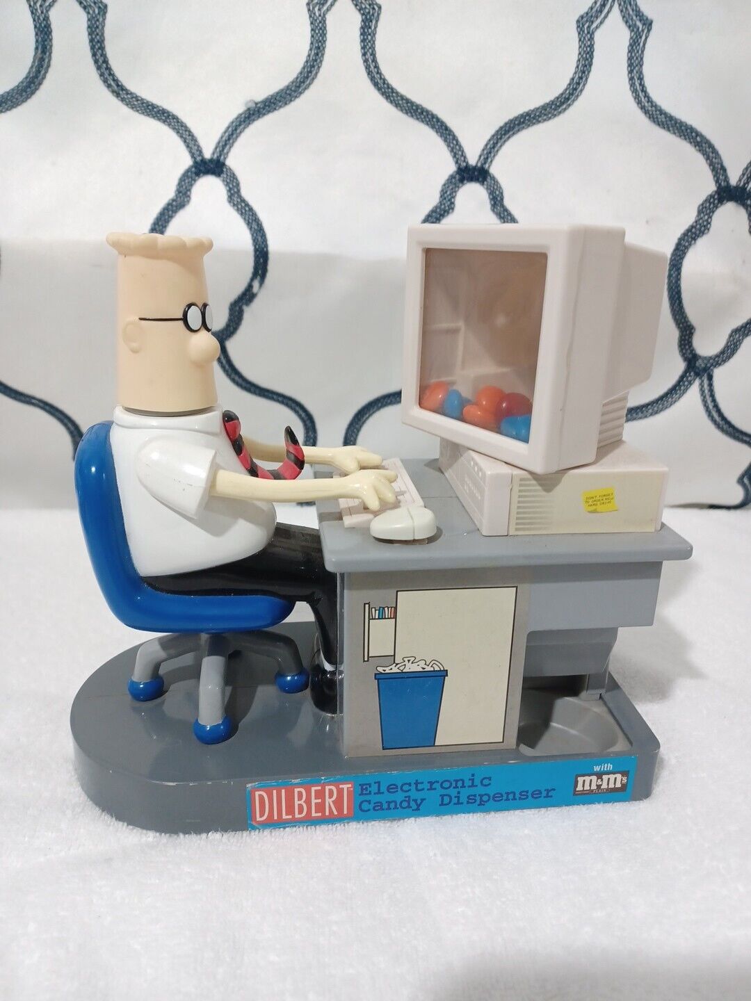 Vintage Dilbert Electronic Candy Dispenser - Excellent Condition