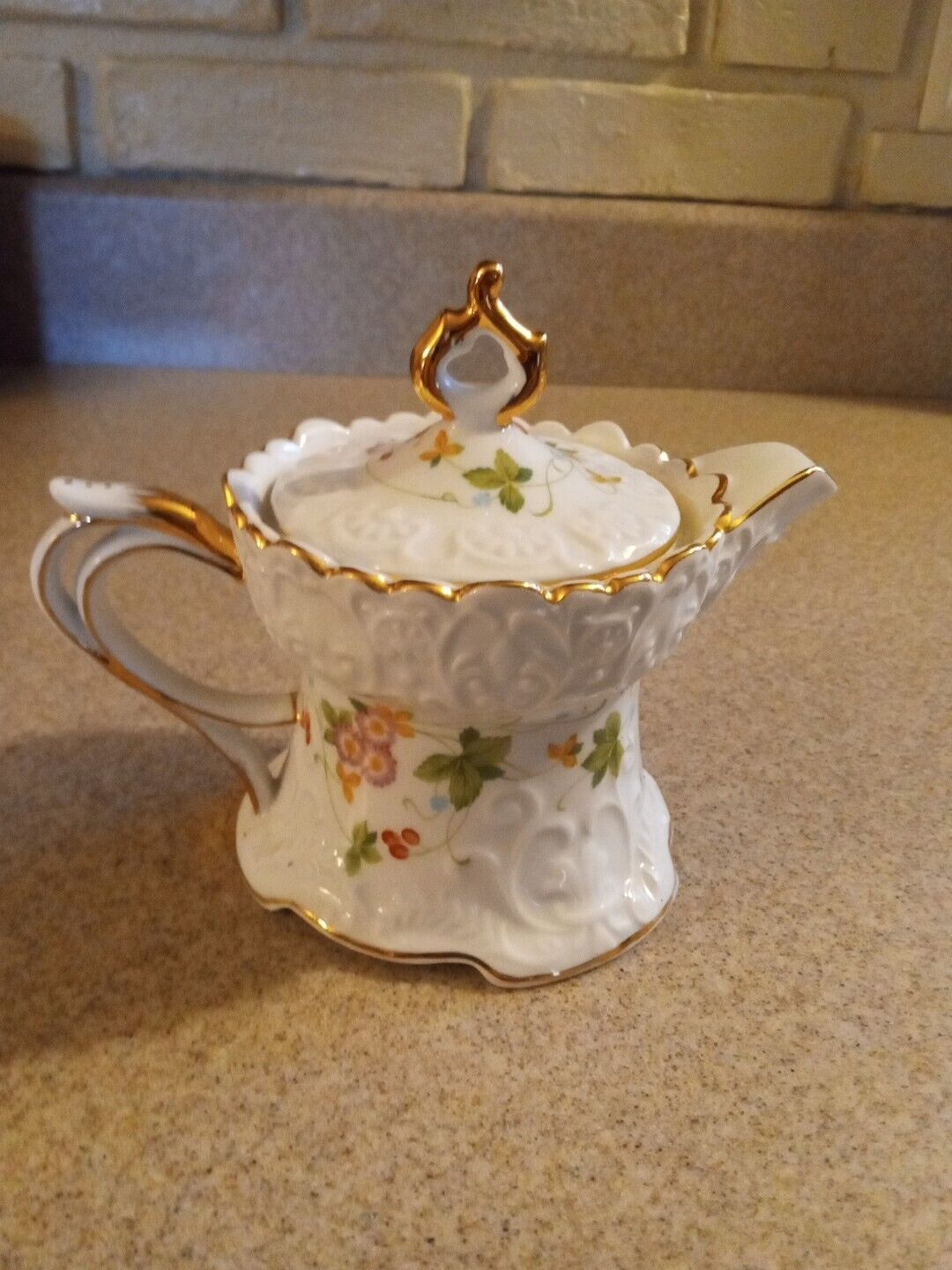 Nantucket White Porcelain Motif Floral With Gold Trim Teapot 6