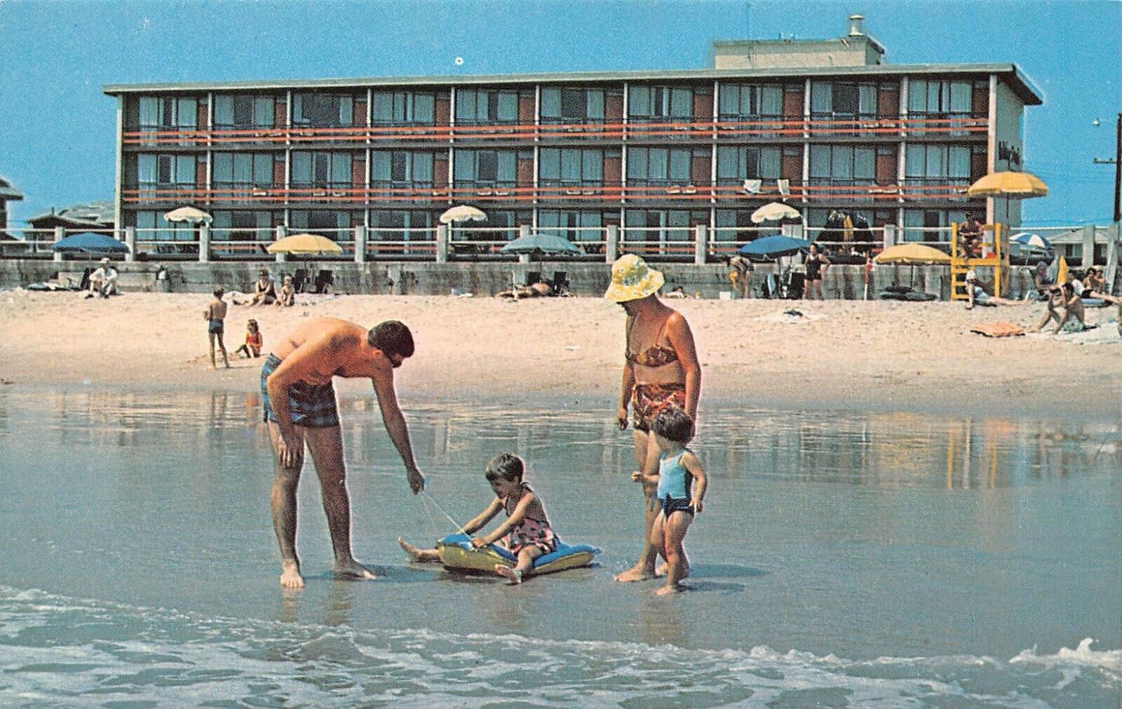 Virginia Beach VA Holiday Sands Motor Inn Resort Motel Chrome 117813 Postcard