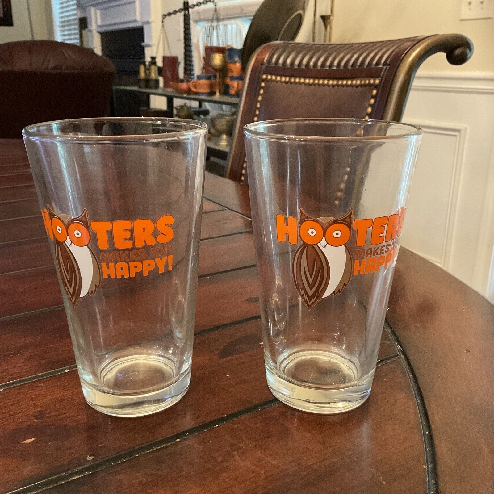 Hooters Collectible 16oz Pint Glasses set of 2 Retired