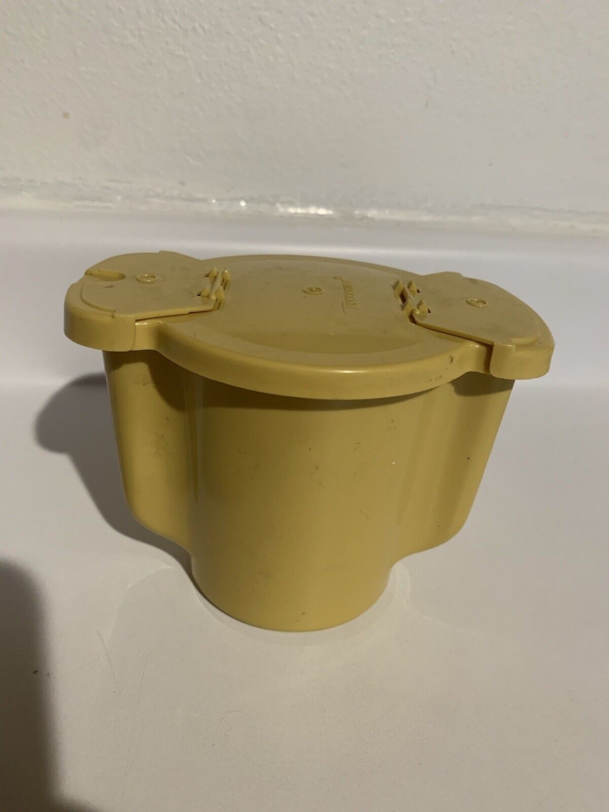 Vintage Tupperware Yellow Gold Double Flip Top Sugar Container Dispenser 577-10