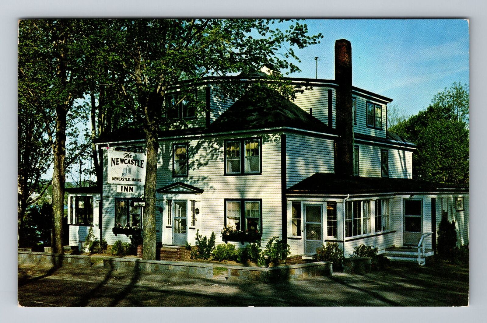 Newcastle ME-Maine, Newcastle Inn, Exterior View, Vintage Postcard