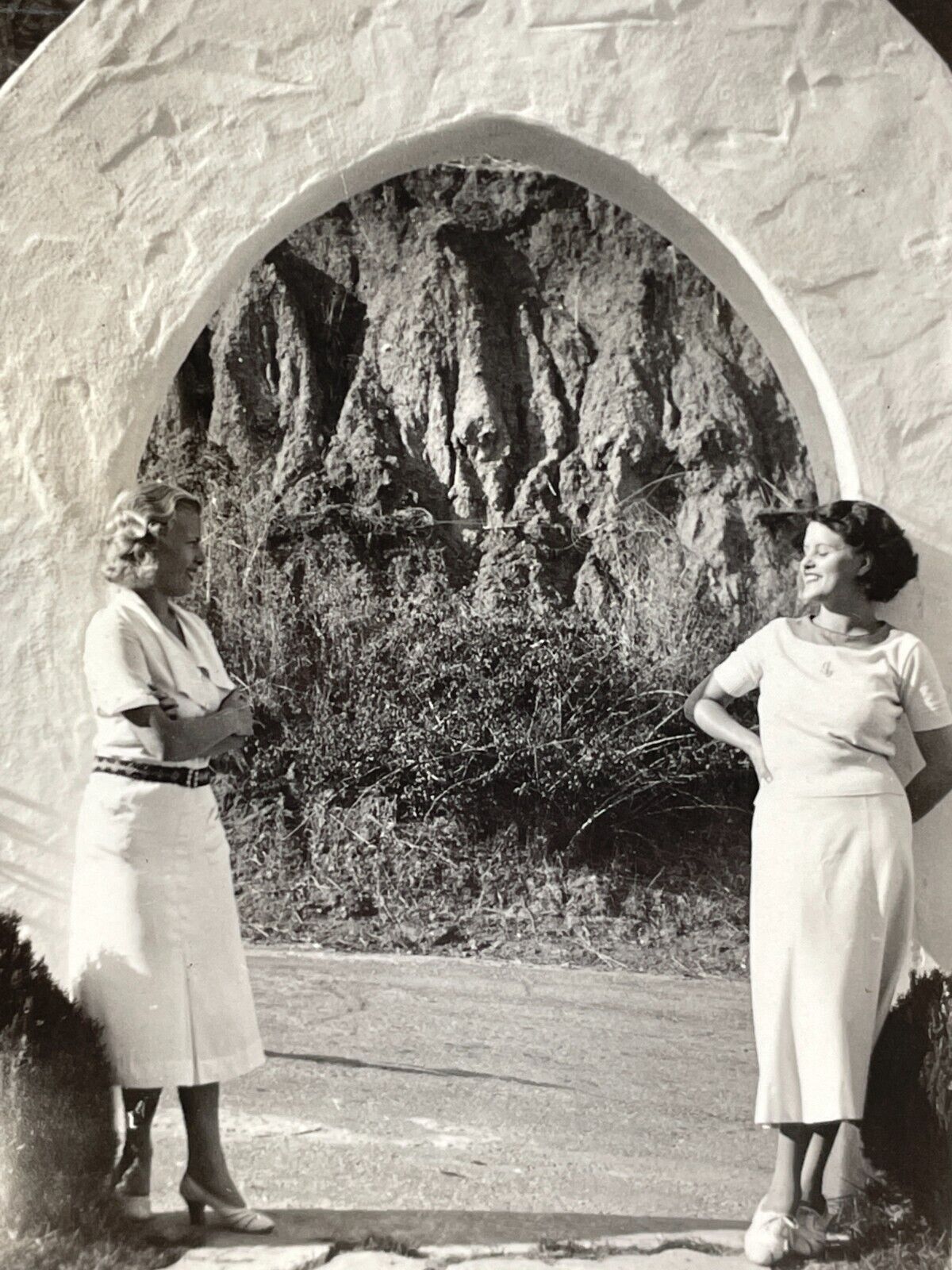 OB Photograph Beautiful Women Standing Posing Archway Arch Artisti 1930\'s