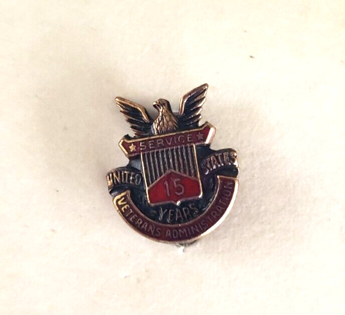 Vintage 15 Years United States Service Veterans Adm Copper Pin 9/16\