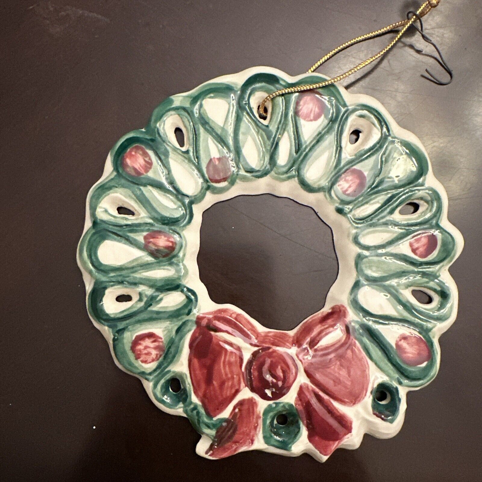 Gail Pittman 1991 Christmas Wreath Pottery Ornament - Signed