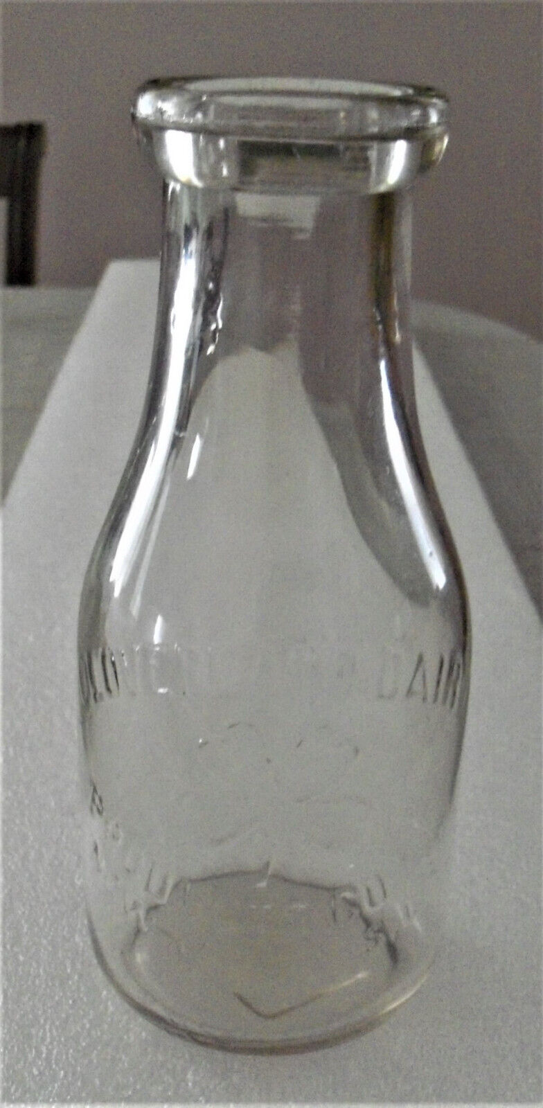 Cloverland Dairy Products Inc. New Orleans ONE PINT embossed vintage milk bottle