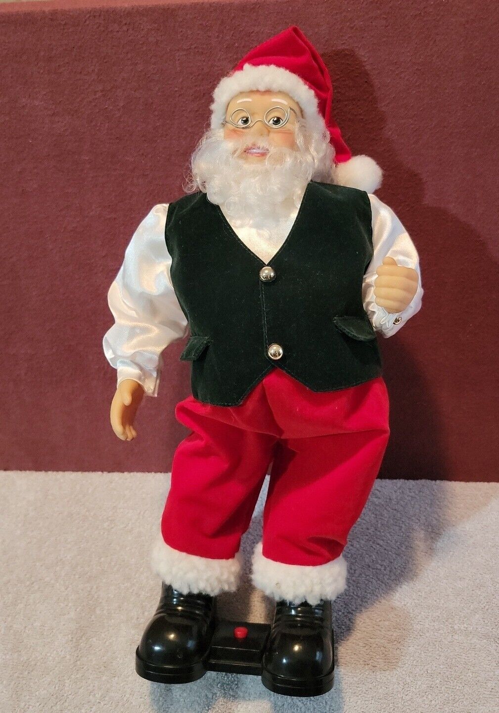 Vtg Hip Swinging Santa Dances to Santa is Coming to Town Battery Operated Works