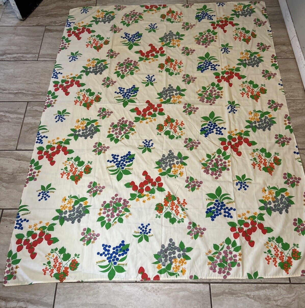 Vintage 1950’s Fruit Cloth Tablecloth 87x51 Inches