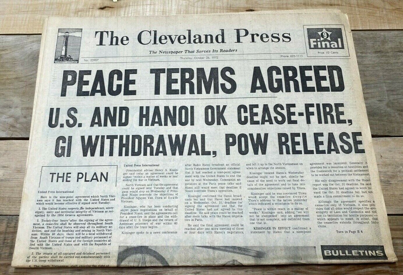 Cleveland Press newspaper October 26,1972 Peace terms agreed  First section nice