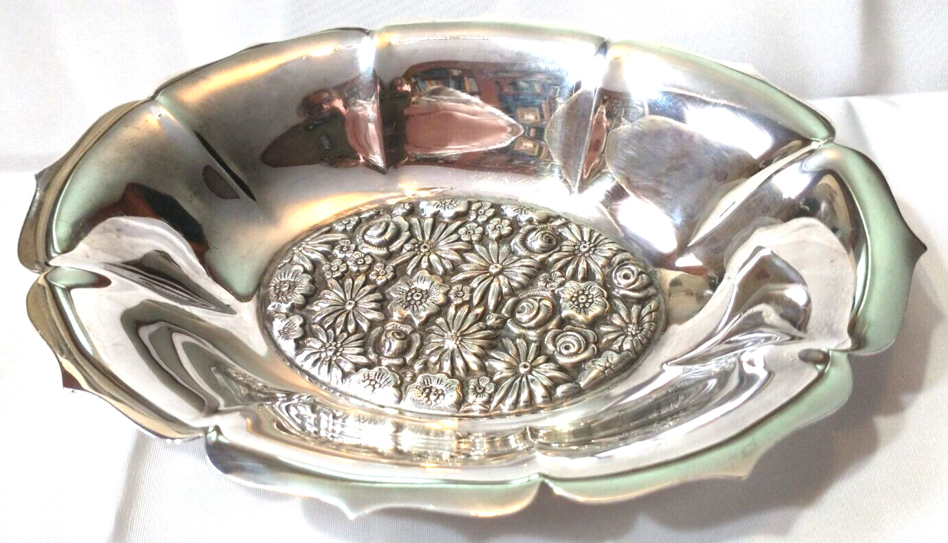 Vtg Towle EP Silver Plate Flower Bowl Raised Flower Design on Bottom, Small Bowl