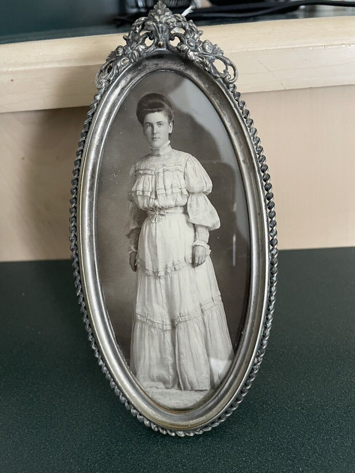 Vintage Victorian Woman Photo Frame W/Glass Metal Frame 7\
