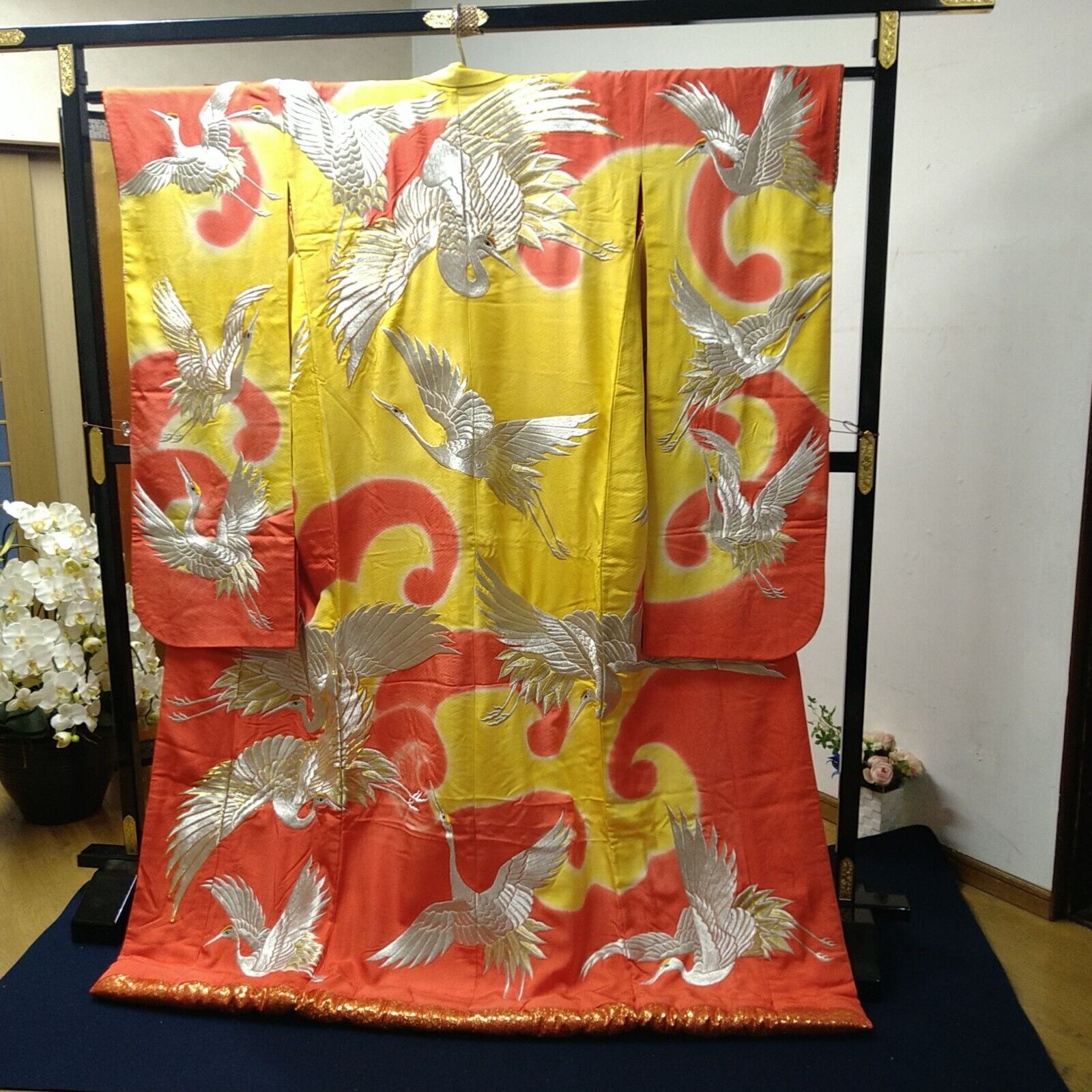 Japanese Uchikake Luxurious Wedding Bridal Kimono Silver Cranes Embroidered