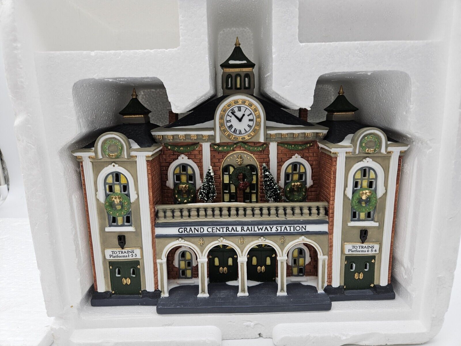Dept 56 Christmas In The City Series Grand Central Railway Station