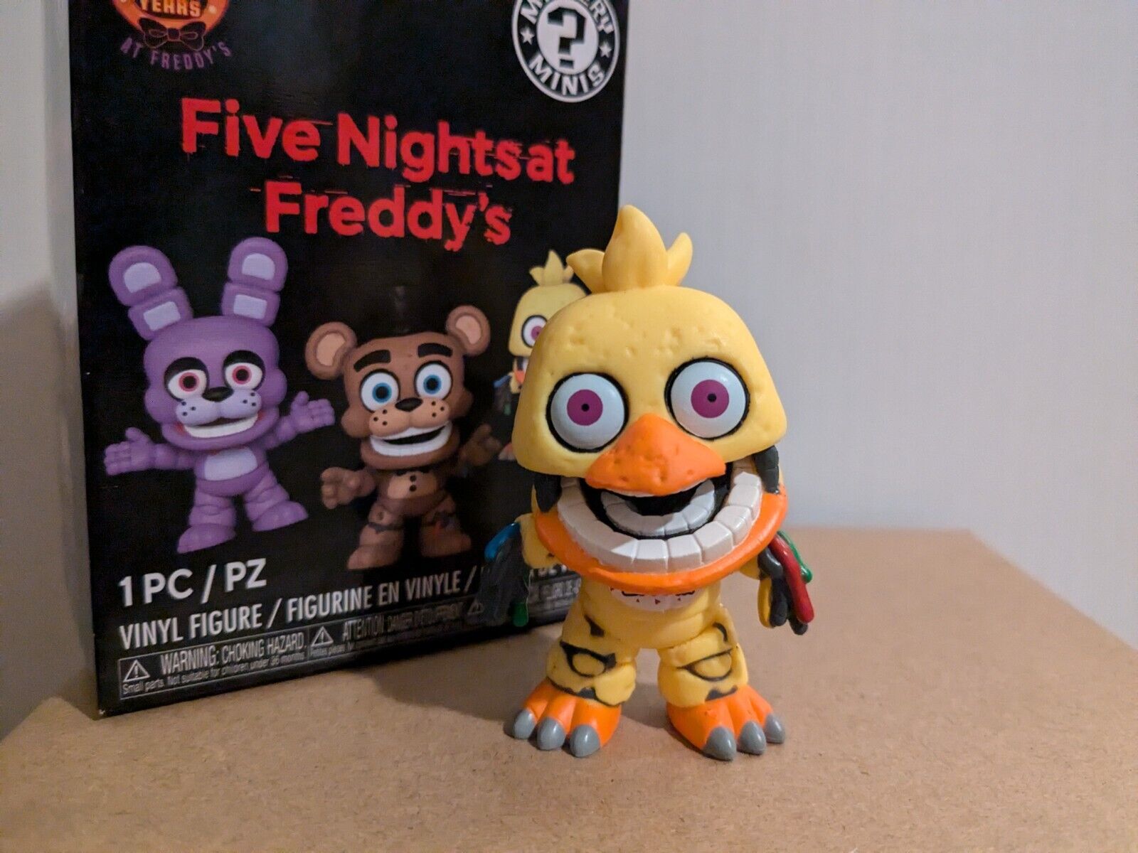 Funko Mystery Minis Withered Chica Figure FNAF Five Nights at Freddy\'s 10th 1/24