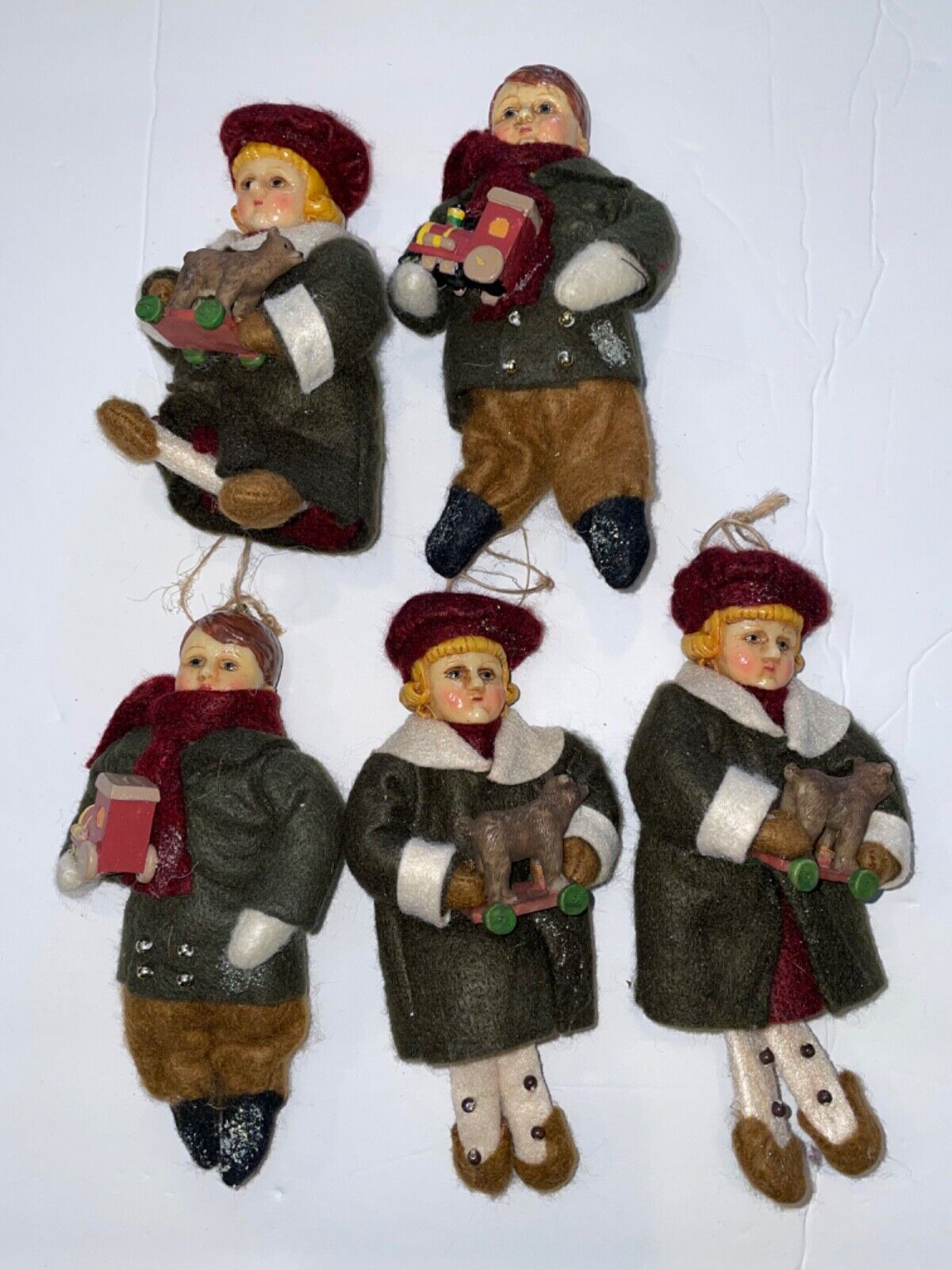 Hand Painted Resin CHRISTMAS CAROLER Ornament by Midwest Importers - 5.5\