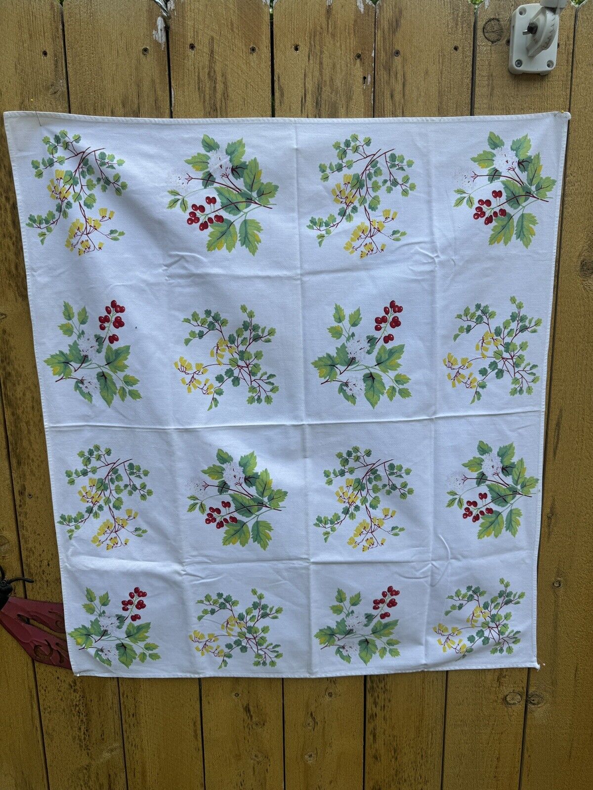 Small Vintage Flowers Floral Cotton Tablecloth 35 X 31 1/4”