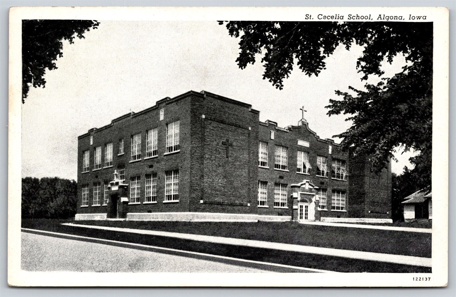 Postcard St Cecelia School, Algona, Iowa V104