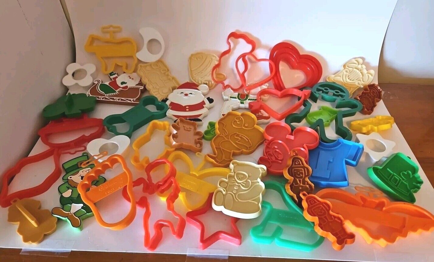 Assorted Vintage Cookie Cutters Lot Holidays, Mickey Mouse, Animals, Butterfly +