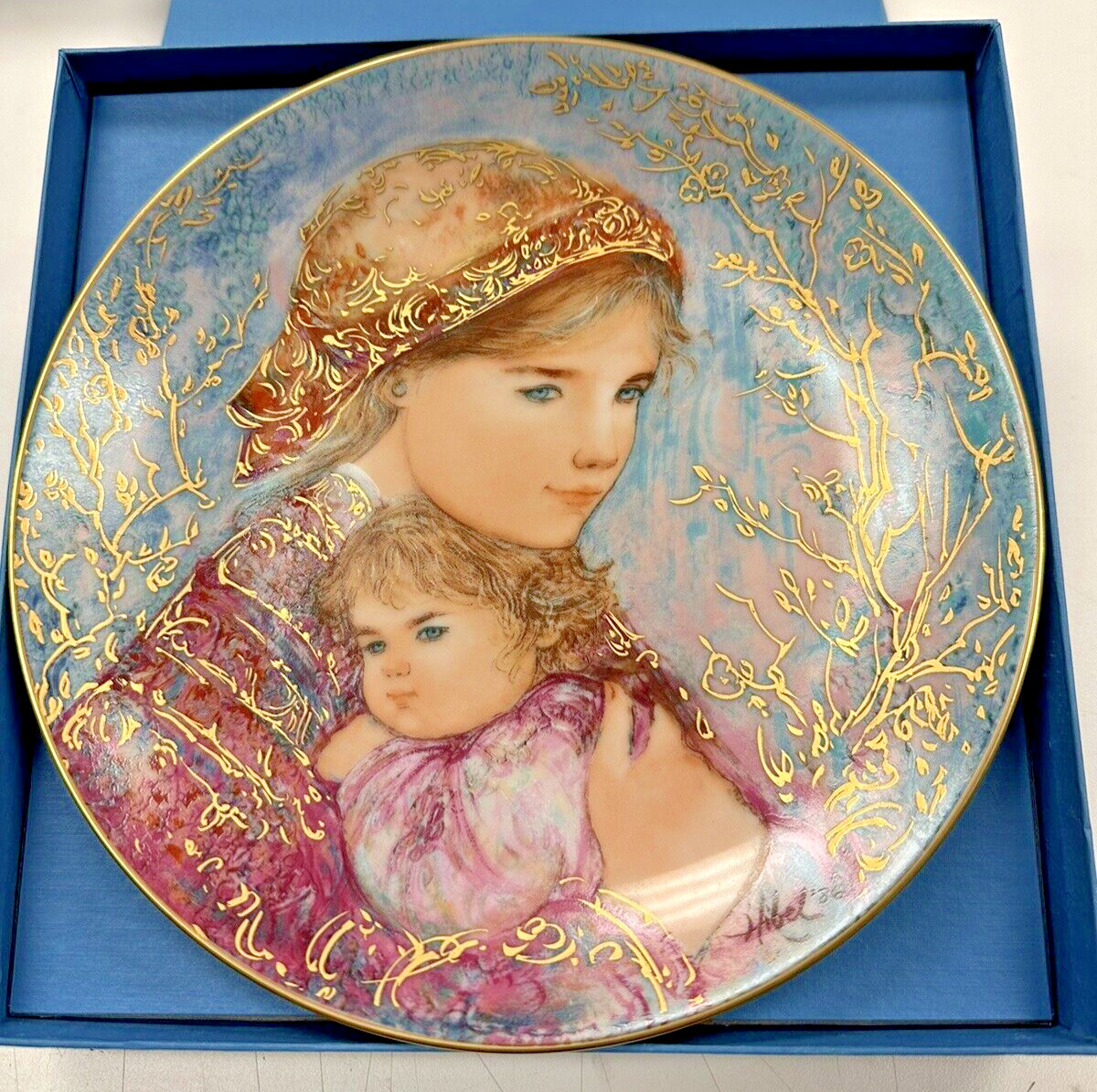 Edna Hibel EMILY AND JENNIFER Collectors Plate Mother\'s Day 1986 Box and COA