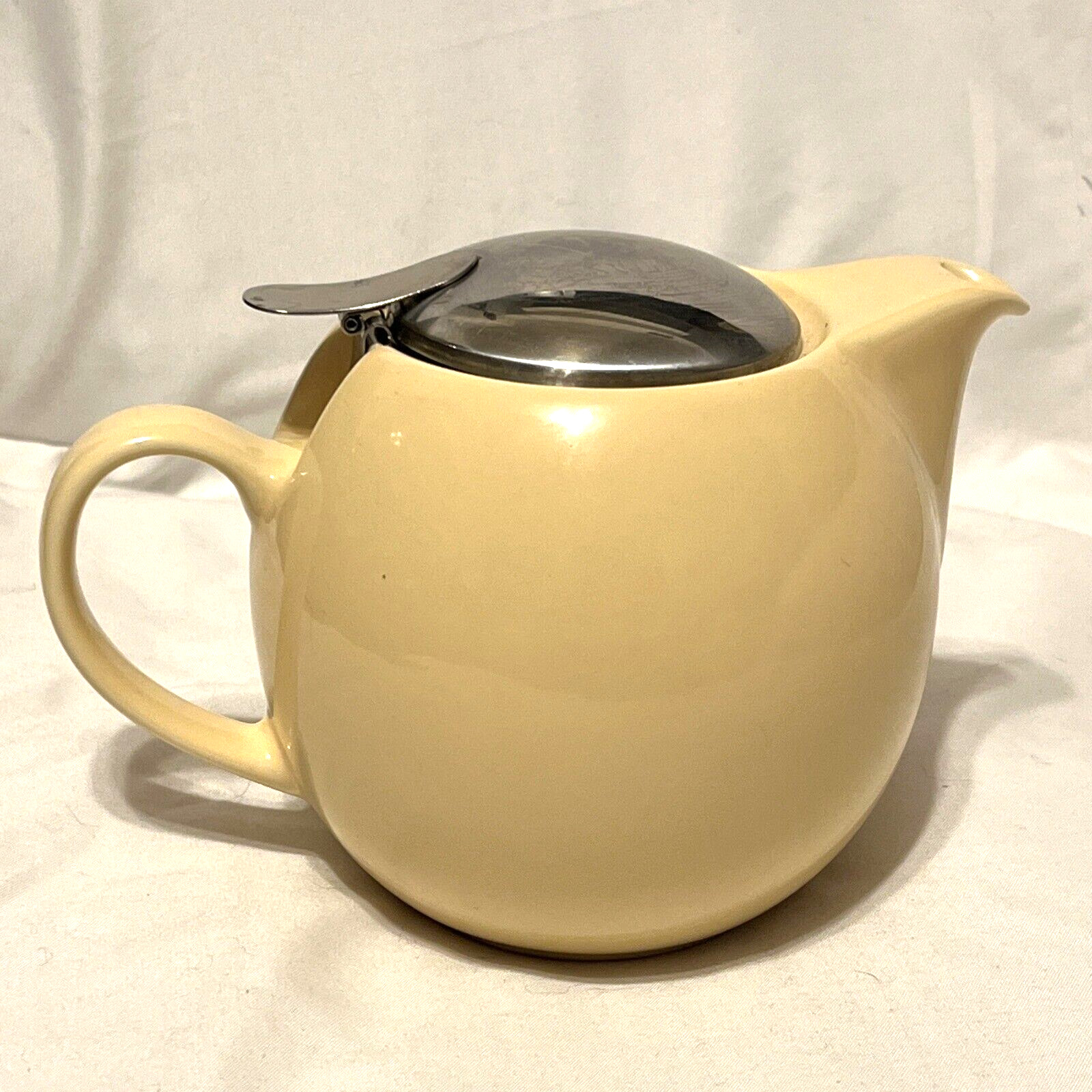 Zero Japan Ceramic Teapot Muted Yellow Vintage With Strainer