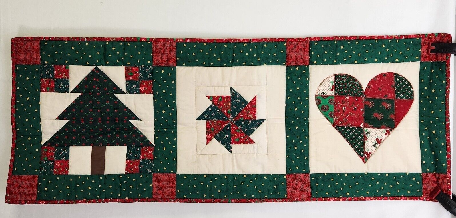 Handmade Christmas Table Runner Red Green White Tree Patchwork Heart HOLIDAY EUC