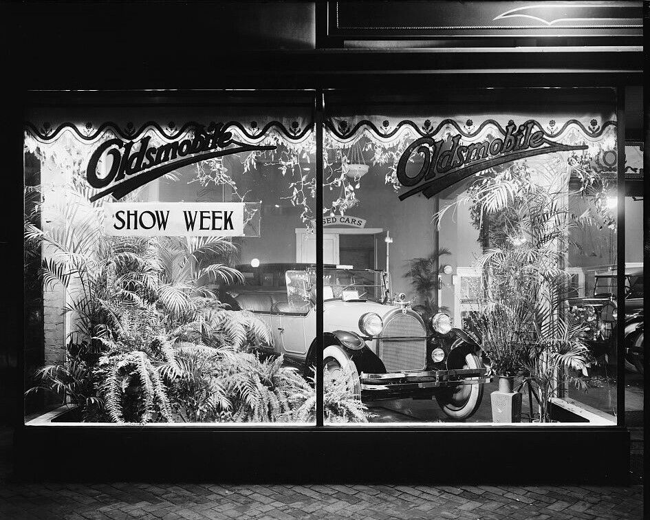 Oldsmobile dealer car Tropical window display 1921 8X10 Photo Picture Image #24